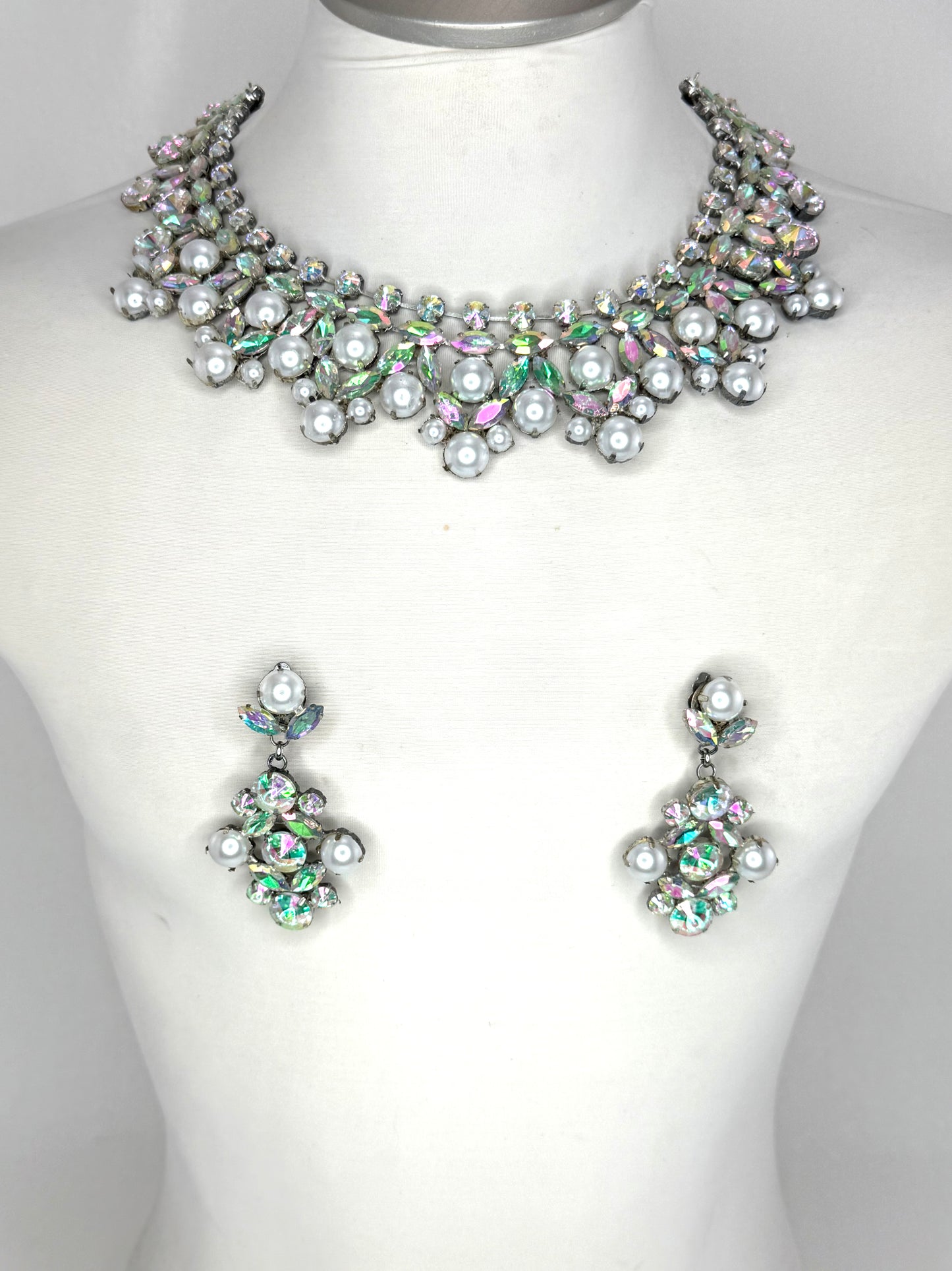 Waterlily & Pearls Necklace Set