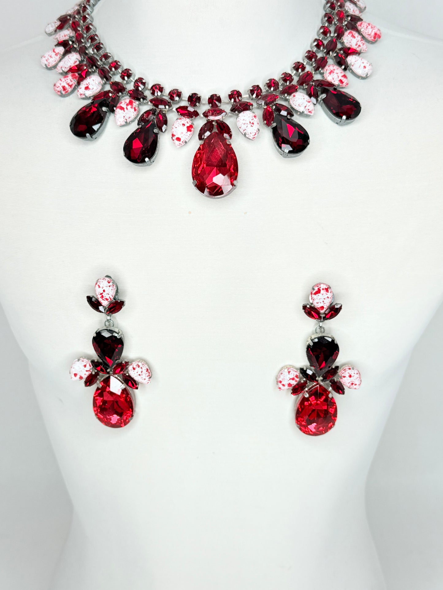 Red Necklace Set