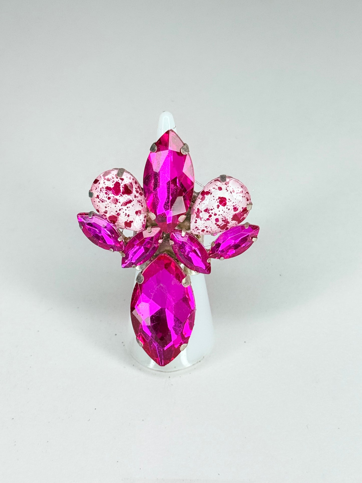Fuchsia & Eggshall Ring